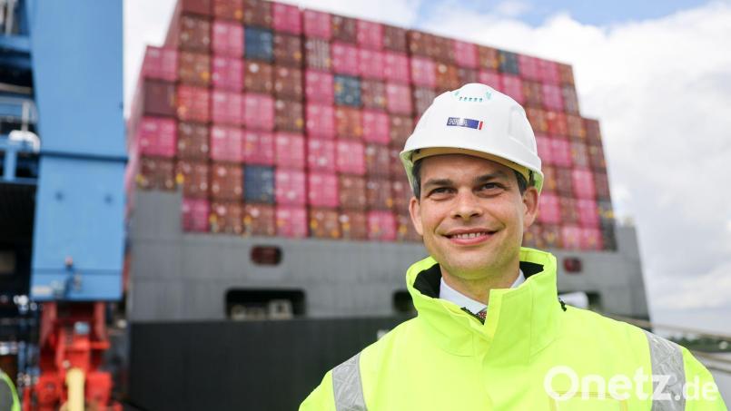 Ploß setzt sich dafür ein, dass die Milliarden aus dem Sondervermögen Infrastruktur des Bundes auch für Häfen und Wasserstraßen genutzt werden können. (Archivbild) Bild: Christian Charisius/dpa