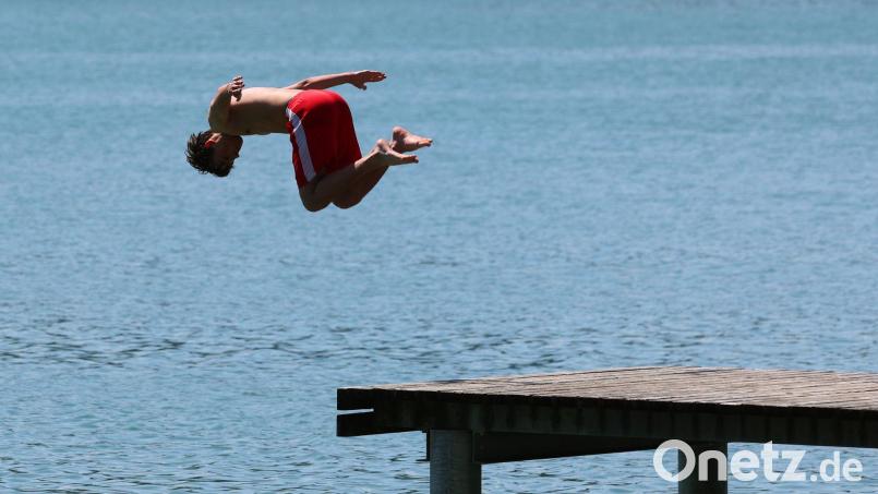 Bayern erwartet zum Start der Pfingstferien sommerliches Wetter. Da kann sich auch der Weg zum Badesee lohnen. (Symbolbild) Bild: Karl-Josef Hildenbrand/dpa