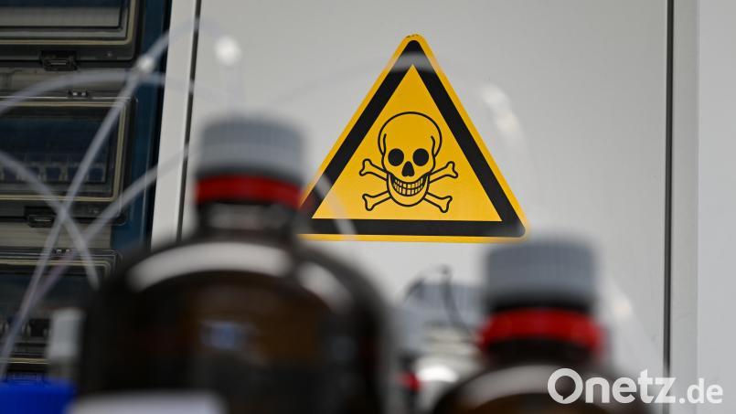 Im Markgräfin-Wilhelmine-Gymnasium in Bayreuth wurden instabile Chemikalien entdeckt. Symbolbild: Arne Dedert
