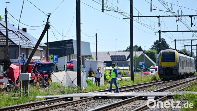 Der Unfall ereignete sich Medienberichten zufolge gegen 08.15 Uhr. Bild: Dirk Waem/Belga/dpa