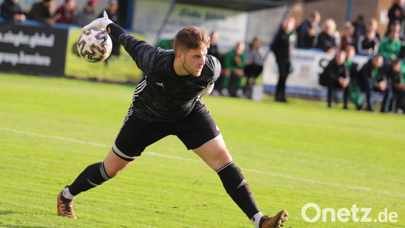 Der Etzenrichter Torwart Dominik Pautsch musste in Wenzenbach zweimal hinter sich greifen. Der SV Etzenricht muss nun im Rückspiel am Samstag einen Zwei-Tore-Rückstand egalisieren. Archivbild: war