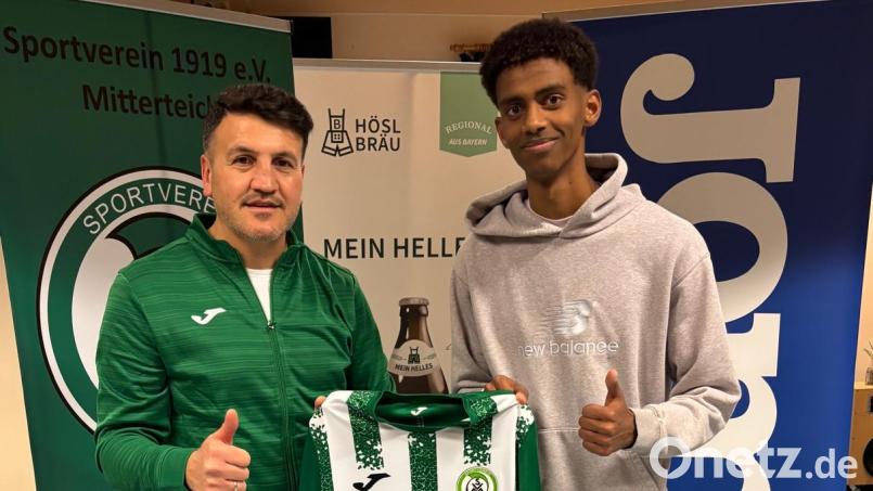Musie Hagos (rechts) ist der neue SV Mitterteich. Bild: SV Mitterteich