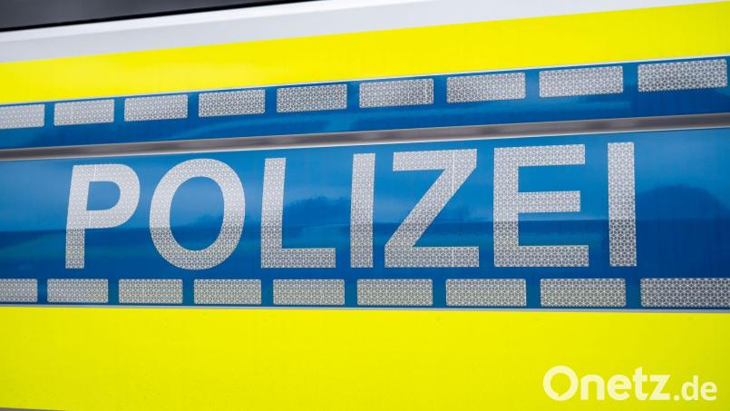 Nach einem Auffahrunfall auf der A3 bei Wörth an der Donau blockierten die beschädigten Lastwagen alle Fahrbahnen in Richtung Regensburg. (Symbolbild) Bild: Daniel Vogl/dpa