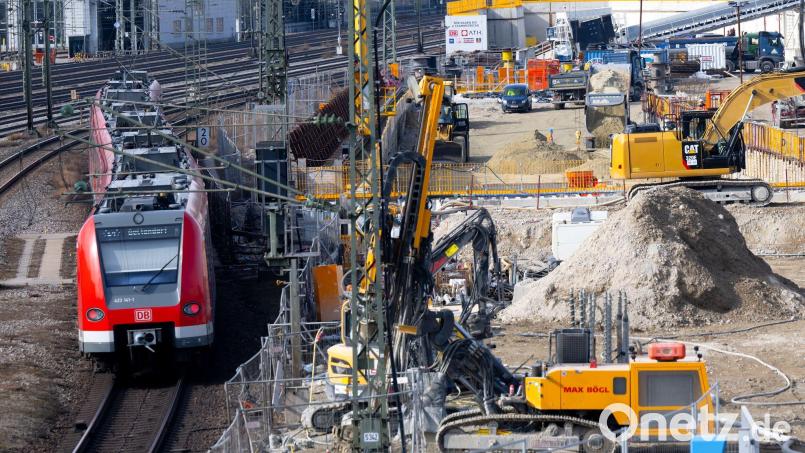 Die Sperrung der S-Bahn-Stammstrecke bei Laim wird bis Freitag verlängert (Archiv). Bild: Sven Hoppe/dpa