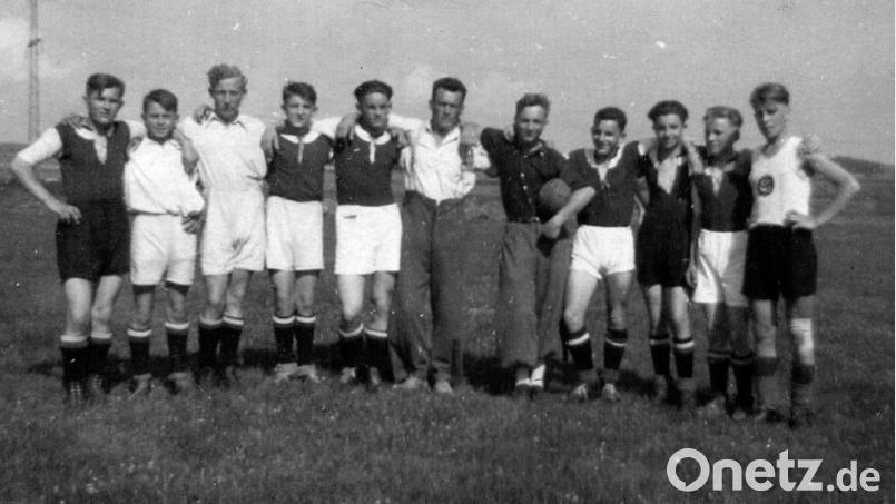 So sah die Fußballmannschaft 1946 nach der Wiedergründung nach dem Zweiten Weltkrieg aus. Bild: TSV-Archiv