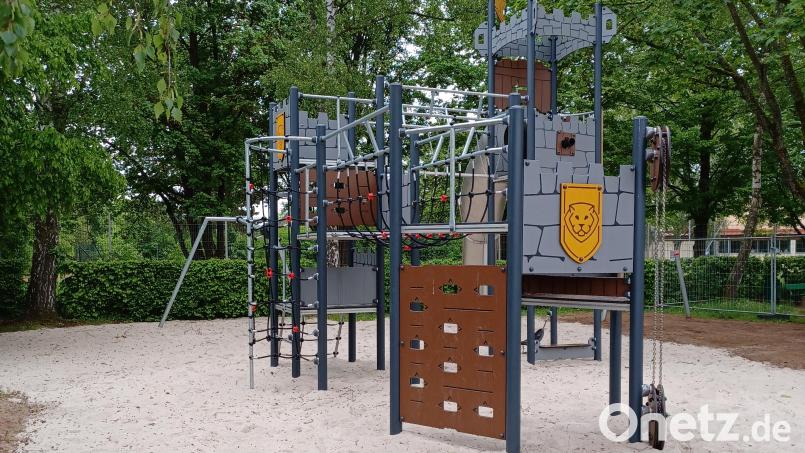 Auf dem Spielplatz in der Oberen Angerstraße gibt es jetzt eine Dreiturmanlage, Bild: Jonas Schmidt