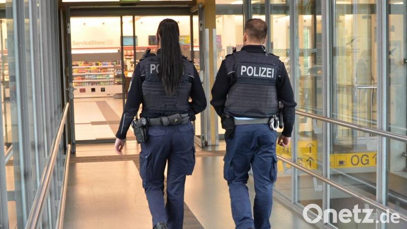 Die Bundespolizei verhängt ein Mitführverbot für gefährliche Gegenstände am Hauptbahnhof Regensburg. Symbolbild: Bundespolizei