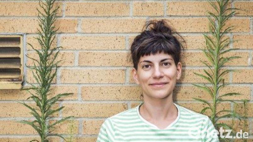 Anja Gmeinwieser liest aus ihrem Debütroman „Wir Königinnen“. Bild: Linda Sier/exb