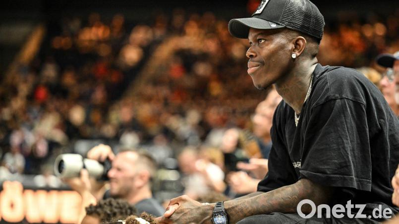 Hauptgesellschafter Dennis Schröder darf auf einen nachträglichen Klassenerhalt der Basketball Löwen Braunschweig hoffen. (Archivbild) Bild: Swen Pförtner/dpa