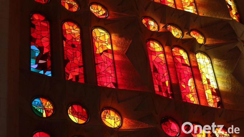 Das farbige Glas für die Fenster in der Basilika Sagrada Família hat die Glashütte Lamberts aus Waldsassen geliefert. Bild: Anna Rustler