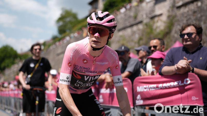Jonas Vingegaard führt den Giro d'Italia weiter an. Bild: Massimo Paolone/LaPresse/AP/dpa