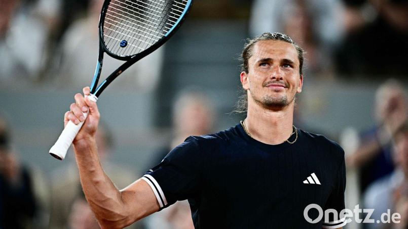 Alexander Zverev ist für viele jetzt der Titelfavorit bei den French Open Bild: Julien De Rosa/AFP/dpa