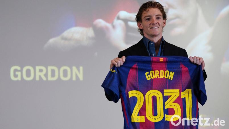 Anthony Gordon wechselt von Newcastle United zum FC Barcelona. Bild: Joan Mateu/AP/dpa