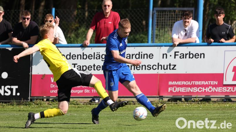 Mirko Griesbeck (am Ball) trug sich gegen den SV Hahnbach in die Torschützenliste ein. Trifft der Etzenrichter Offensivmann auch gegen den SV Wenzenbach? Bild: Dieter Jäschke