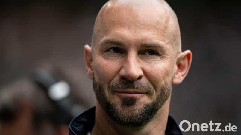 Christian Ilzer bindet sich langfristig an die TSG Hoffenheim. (Archivbild) Bild: Fabian Strauch/dpa