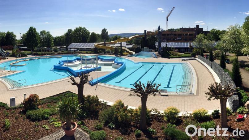 Ein 44-Jähriger hat eine Jugendliche im Schwandorfer Freibad belästigt. Symbolbild: Gerhard Götz