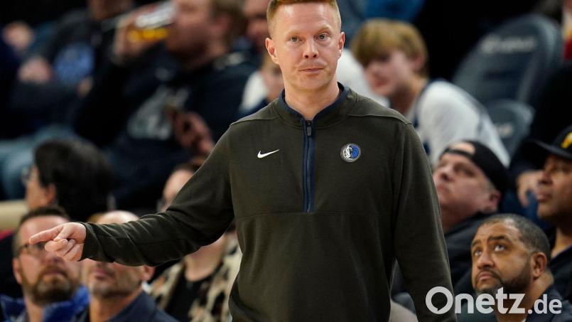 Wird wohl der neue Trainer von Franz Wagner bei den Orlando Magic: Sean Sweeney. (Archivfoto) Bild: Abbie Parr/AP/dpa