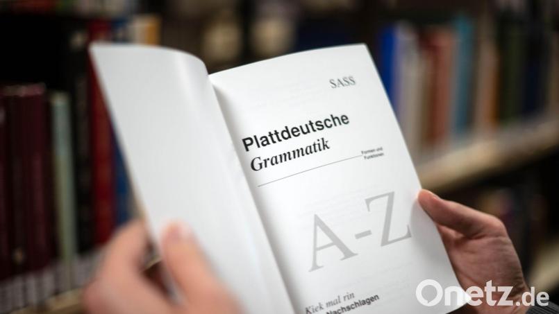 Auch Plattdeutsch hat seine Regeln. (Symbolbild) Bild: Sina Schuldt/dpa