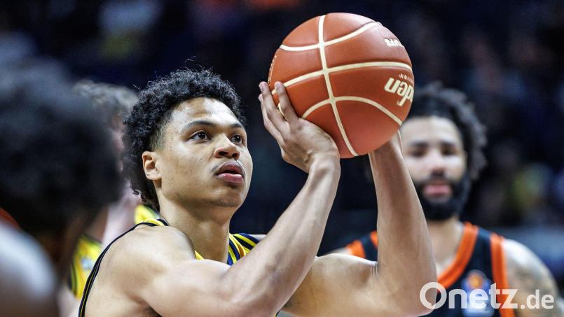 Youngster Jack Kayil war bester Alba-Werfer gegen Bamberg (Archivbild) Bild: Andreas Gora/dpa