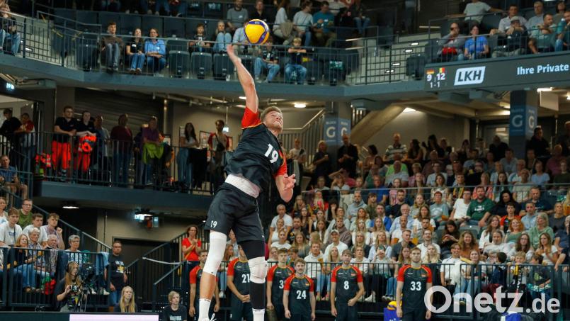 Die deutschen Volleyballer sind mit einem Sieg in den EM-Sommer gestartet. (Archivbild) Bild: Georg Wendt/dpa
