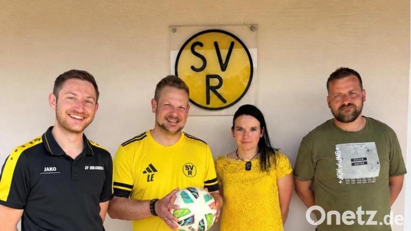 Lukas Emmerich (Zweiter von links) ist neuer Trainer des SV Riglasreuth. Bild: SV Riglasreuth