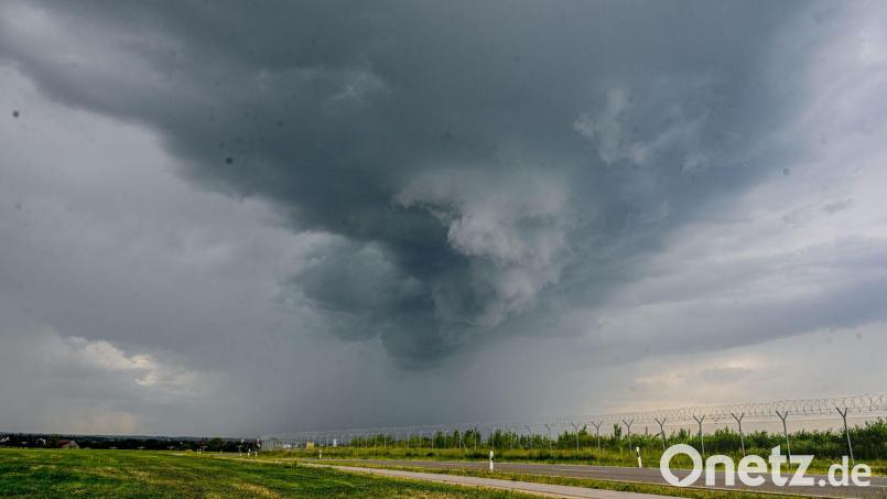 Noch ist das Gewitterwetter nicht vorbeigezogen. (Symbolbild) Bild: Jason Tschepljakow/dpa