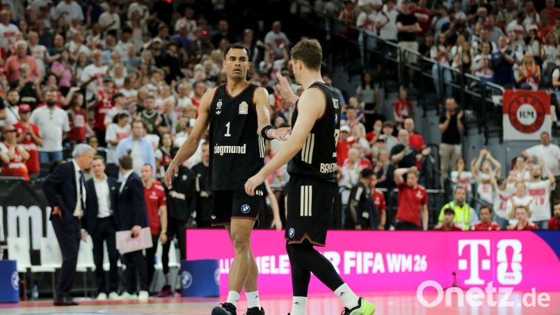 Oscar da Silva und Andreas Obst stehen mit den Bayern kurz vor dem Finals-Einzug. Bild: Matthias Stickel/dpa