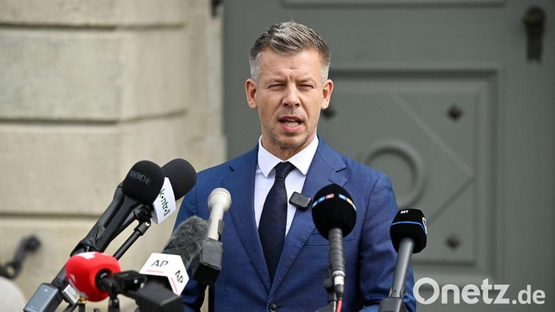 Ungarns Ministerpräsident Magyar und seine Tisza-Partei haben im neuen Parlament die nötige Zweidrittelmehrheit, um Verfassungsänderungen zu beschließen. (Archivbild) Bild: Robert Hegedus/MTI via AP/dpa