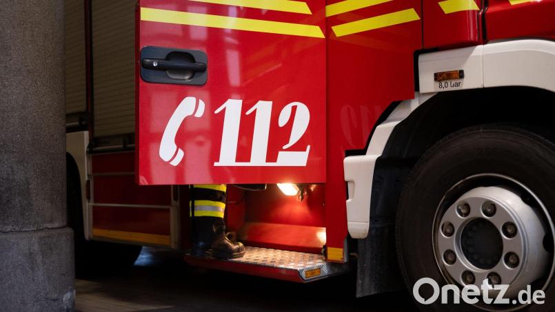 Weil Qualm aus einer Wohnung drang, wurde die Feuerwehr zu einem vermeintlichen Brand gerufen. (Symbolbild) Bild: Niklas Treppner/dpa