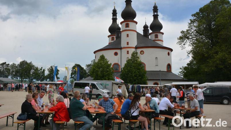Viele Besucher kamen und bestaunten einmal mehr die Dreifaltigkeit und das gesellige Leben rund um die Kappl. Bild: jr