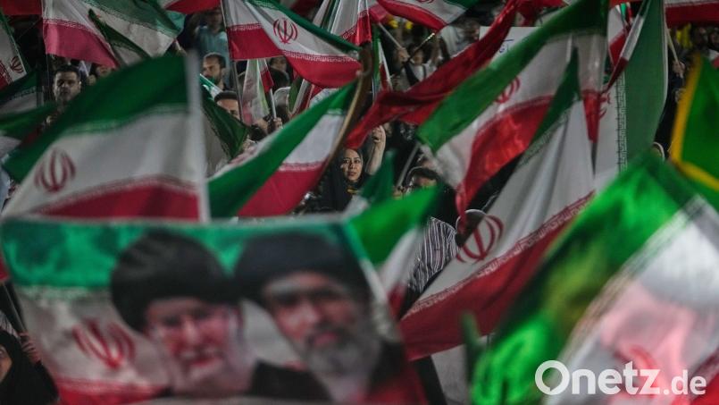 Nach iranischen Medienberichten gibt es derzeit keine informellen Verhandlungen zwischen dem Iran und den USA. (Symbolbild) Bild: Vahid Salemi/AP/dpa