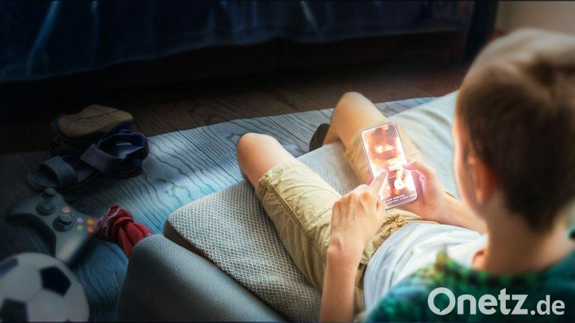 Um pornografische Inhalte zu sehen, müssen Kinder im Internet nicht unbedingt gezielt danach suchen. Bild: Getty/ZDF/dpa