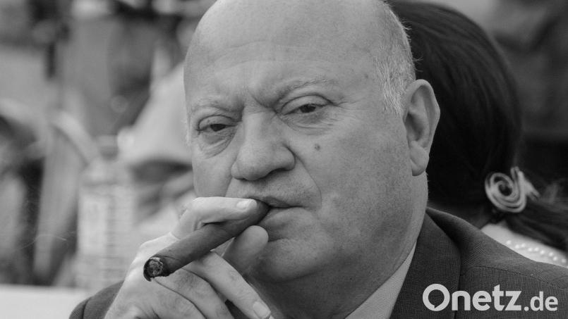 Mit Glatze und Zigarre, so kannte man André Santini: Am 1. Juni ist der langjährige Bürgermeister von Issy-les-Moulineaux im Alter von 85 Jahren gestorben. Archivbild: Karin Wilck