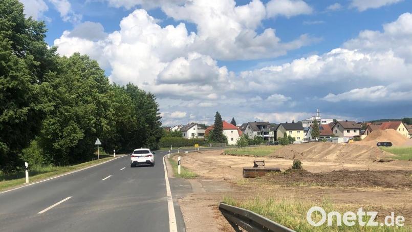 Ab dem 8. Juni ist die Hüttener Straße bei Mantel gesperrt. Hier entsteht ein neuer Kreisverkehr für die Ortsumgehung. Bild: sei