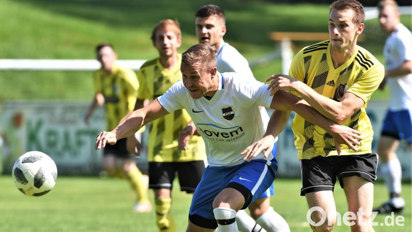 Patrick Künneth (links) wechselt vom FC Vorbach zum SC Eschenbach. Archivbild: Gerhard Büttner