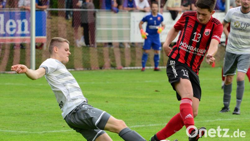 Pflichtspiele zwischen dem SC Luhe-Wildenau und der SpVgg SV Weiden gab es zuletzt in der Saison 2024/24, als es in der Landesliga um Punkte ging. Nun messen sich beide in der 3. Qualifikationsrunde des BHV-Pokalwettbewerbs. Archivbild: Hans Mark