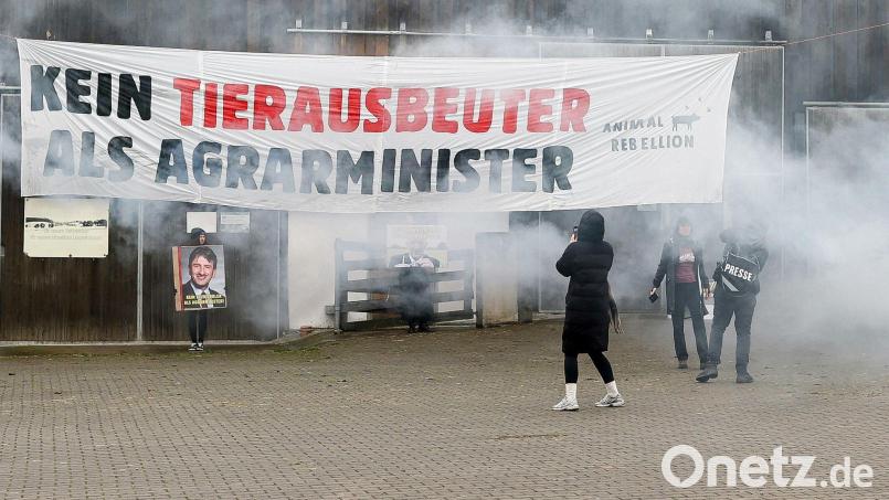 Kurz nach der Protestaktion zog Felßner seine Kandidatur für das Amt des Bundesagrarministers zurück. (Archivbild) Bild: ---/dpa