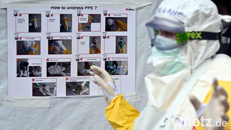 Die hochansteckende Krankheit ist im Kongo noch nicht unter Kontrolle - hier ein Foto von einer Ebola-Schulung in Brüssel. Bild: Eric Lalmand/Belga/dpa