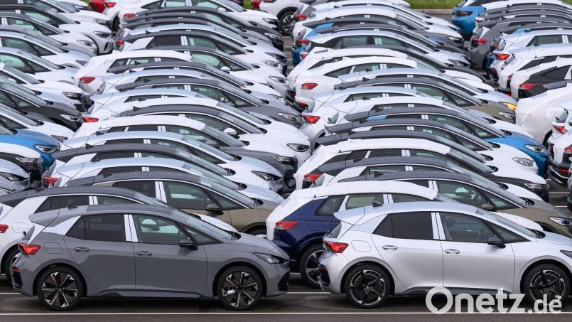 Bei den Neuzulassungen haben Autos mit Elektroantrieb erneut zugelegt. (Symbolbild) Bild: Hendrik Schmidt/dpa