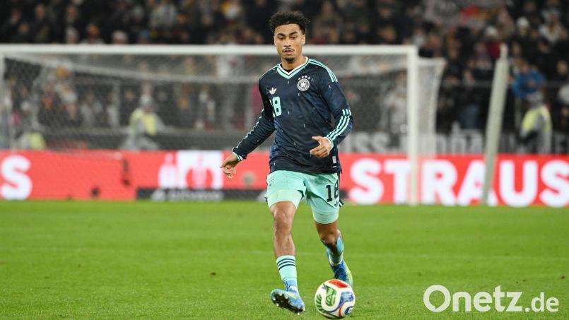 Umworben - auch vom FC Bayern: Nationalspieler Nathaniel Brown. (Archivbild) Bild: Marijan Murat/dpa