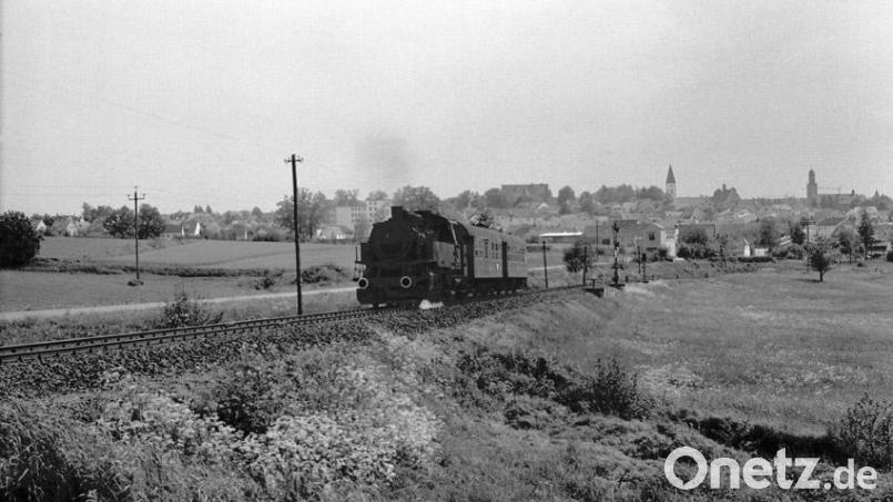 Die Geschichte der Bahn begann im Jahr 1886 mit der Eröffnung der Strecke von Neustadt an der Waldnaab bis Vohenstrauß. Bild: Heimatkundlicher Arbeitskreis Vohenstrauß