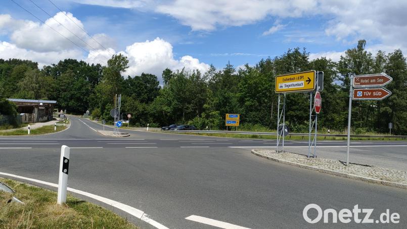 An der Rußweiher-Kreuzung in Eschenbach kommt es immer wieder zu Unfällen. Das Staatliche Bauamt hat deshalb eine umfassende Neugestaltung der Kreuzung geplant. Bild: ald