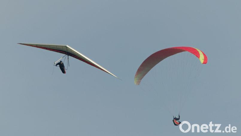 Ein bei Brannenburg vermisster Drachenflieger ist gefunden. (Symbolbild) Bild: Uwe Anspach/dpa
