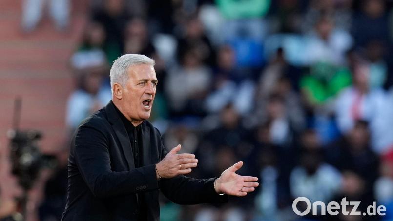 Vladimir Petkovic verlängerte seinen Vertrag als algerischer Nationaltrainer. (Archivbild) Bild: Themba Hadebe/AP/dpa