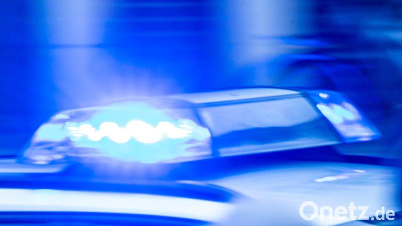 Die Polizisten können kein Grund finden, warum der 19-Jährige vor der Kontrolle geflohen ist. Symbolbild: Jens Büttner/dpa
