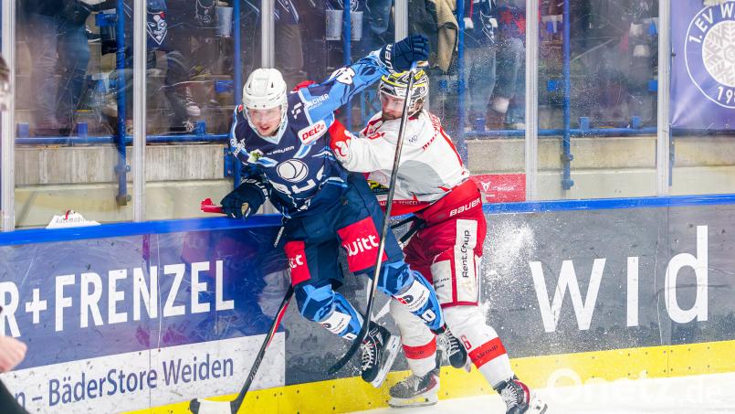 Dennis Miller (links) erhielt keinen neuen Vertrag bei den Blue Devils Weiden. Bild: Elke Englmaier