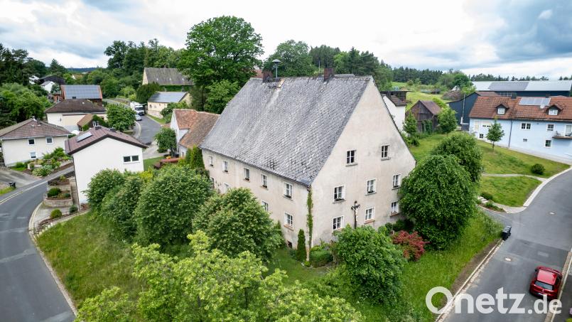 Die alte Veitskirche im Erbendorfer Ortsteil Altenstadt. Bild: Roland Wellenhöfer