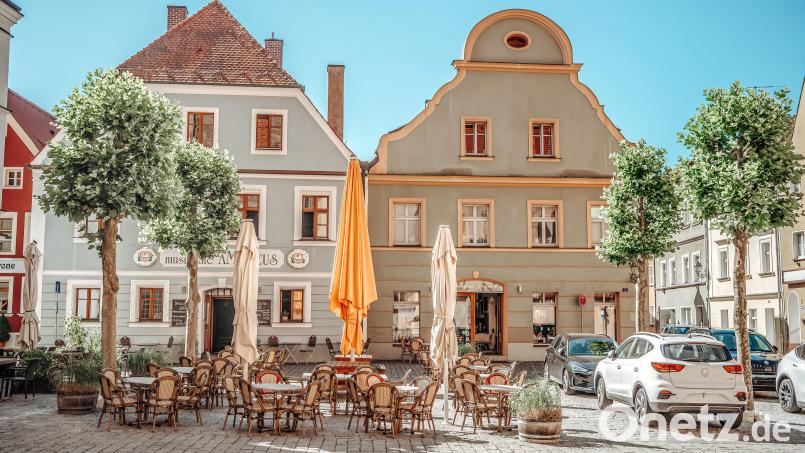 Am Wochenende sollte die Amberger Altstadt möglichst autofrei sein. Zahlreiche Straßen und Plätze, wie hier der Salzstadelplatz, werden gesperrt sein. Archivbild: Stadt Amberg