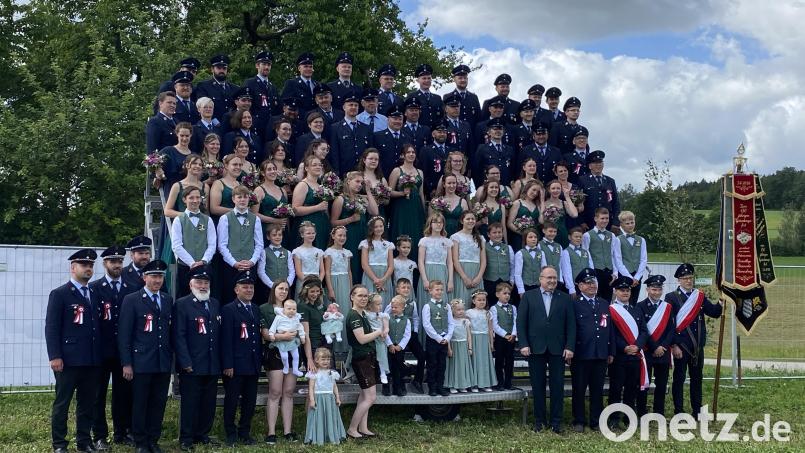 Die Jubelwehr FFW Kleinschwand stellte sich für ein Gruppenbild auf. Bild: Josef Glas