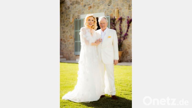 Gabriela und Wolfgang Porsche feiern ihre Hochzeit auf Mallorca. Bild: Privat/dpa